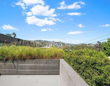724 N Croft Avenue - Photo Thumbnail 16
