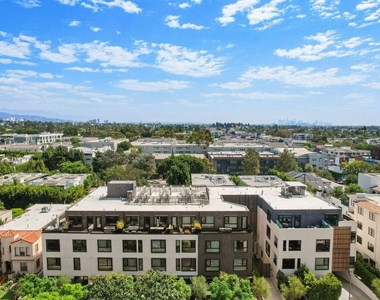 724 N Croft Avenue - Photo Thumbnail 18