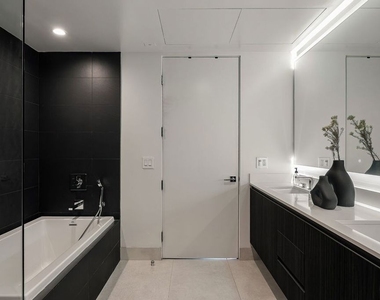 724 N Croft Avenue - Photo Thumbnail 12