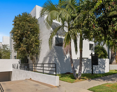 11925 Goshen Avenue - Photo Thumbnail 19