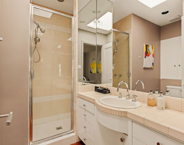 1516 N Genesee Avenue - Photo Thumbnail 15