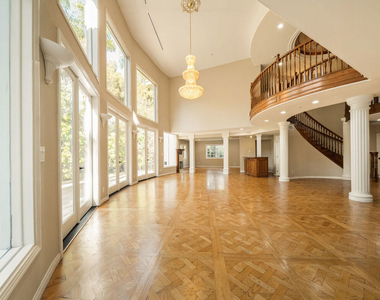 1109 Pine Drive - Photo Thumbnail 16