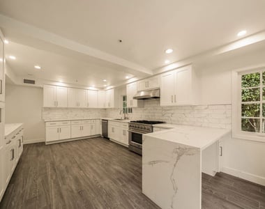 1109 Pine Drive - Photo Thumbnail 23
