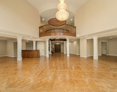 1109 Pine Drive - Photo Thumbnail 6