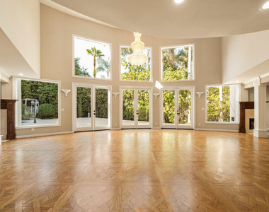 1109 Pine Drive - Photo Thumbnail 7