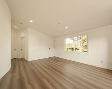 1109 Pine Drive - Photo Thumbnail 52