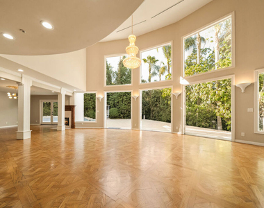 1109 Pine Drive - Photo Thumbnail 9