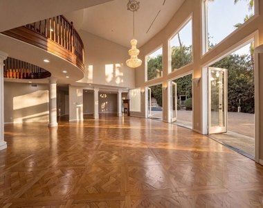 1109 Pine Drive - Photo Thumbnail 10