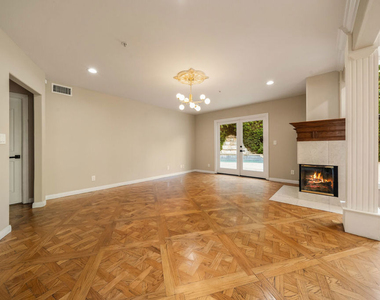 1109 Pine Drive - Photo Thumbnail 13