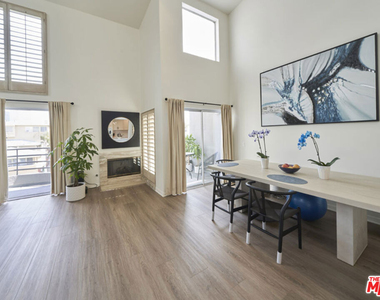 1617 S Beverly Glen Boulevard - Photo Thumbnail 20