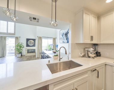 1617 S Beverly Glen Boulevard - Photo Thumbnail 26