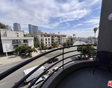 1617 S Beverly Glen Boulevard - Photo Thumbnail 15