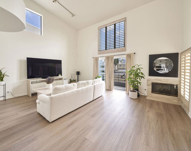 1617 S Beverly Glen Boulevard - Photo Thumbnail 11