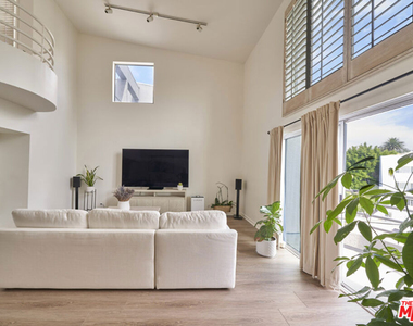 1617 S Beverly Glen Boulevard - Photo Thumbnail 13