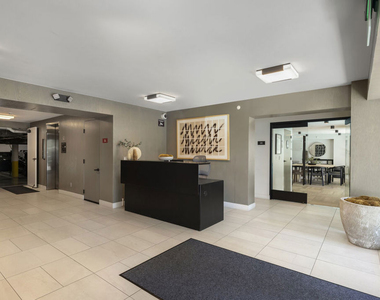 153 San Vicente Boulevard - Photo Thumbnail 17