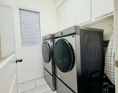 1251 Cathedral Oaks - Photo Thumbnail 26