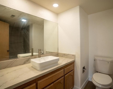 4766 Noyes St - Photo Thumbnail 17