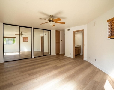 4766 Noyes St - Photo Thumbnail 16