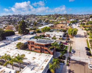 4766 Noyes St - Photo Thumbnail 3