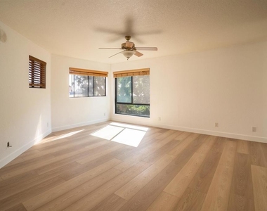 4766 Noyes St - Photo Thumbnail 14