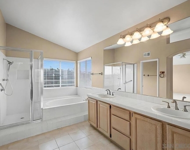 8721 Edulis Ct - Photo Thumbnail 28