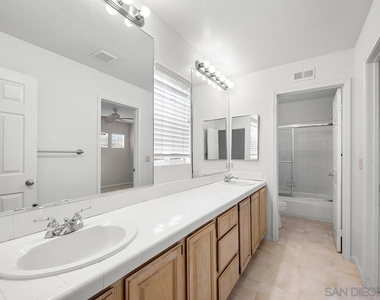 8721 Edulis Ct - Photo Thumbnail 33
