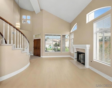 8721 Edulis Ct - Photo Thumbnail 7