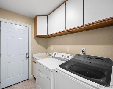 8721 Edulis Ct - Photo Thumbnail 18