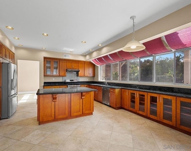 8721 Edulis Ct - Photo Thumbnail 13