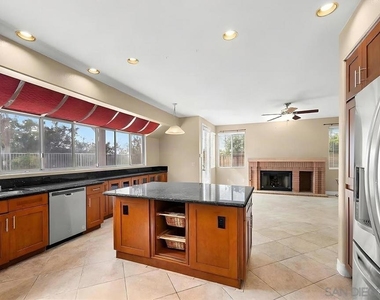 8721 Edulis Ct - Photo Thumbnail 10