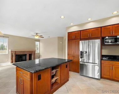 8721 Edulis Ct - Photo Thumbnail 12