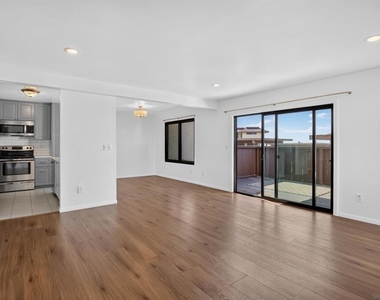 3837 Leland - Photo Thumbnail 11