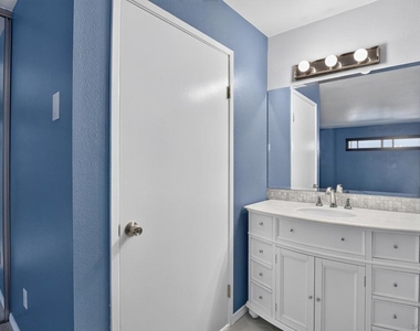 3837 Leland - Photo Thumbnail 15