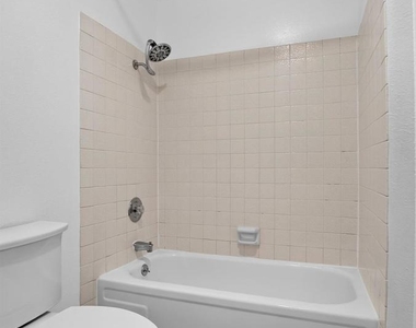 3837 Leland - Photo Thumbnail 20