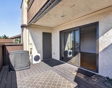 3837 Leland - Photo Thumbnail 23