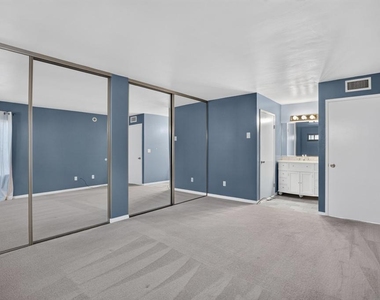 3837 Leland - Photo Thumbnail 14