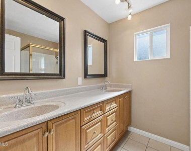 2066 Dwight Avenue - Photo Thumbnail 34