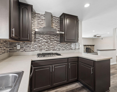 2066 Dwight Avenue - Photo Thumbnail 20