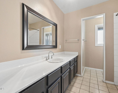 2066 Dwight Avenue - Photo Thumbnail 27