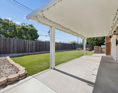 2066 Dwight Avenue - Photo Thumbnail 37