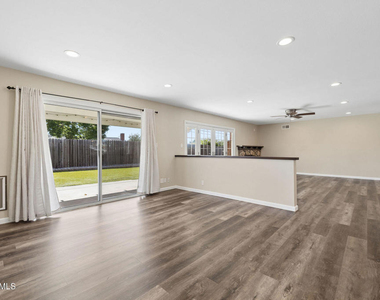 2066 Dwight Avenue - Photo Thumbnail 9