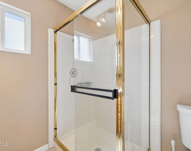 2066 Dwight Avenue - Photo Thumbnail 35