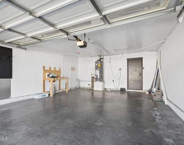2066 Dwight Avenue - Photo Thumbnail 36