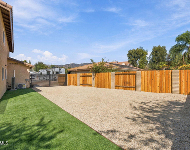 5769 Nutwood Circle - Photo Thumbnail 17