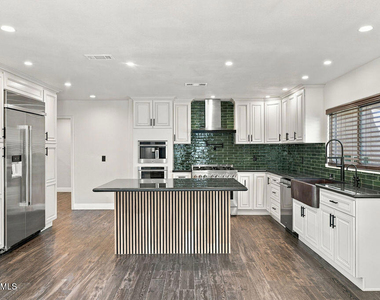 5769 Nutwood Circle - Photo Thumbnail 4