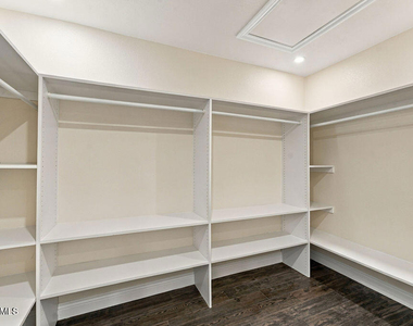 5769 Nutwood Circle - Photo Thumbnail 13