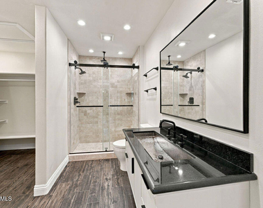 5769 Nutwood Circle - Photo Thumbnail 12