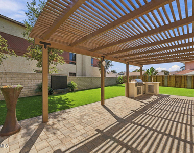 5769 Nutwood Circle - Photo Thumbnail 16