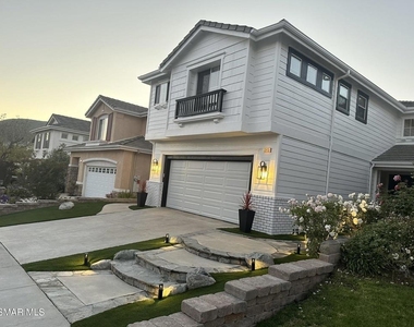 3045 Blazing Star Drive - Photo Thumbnail 2