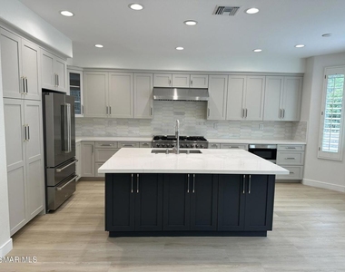 3045 Blazing Star Drive - Photo Thumbnail 8